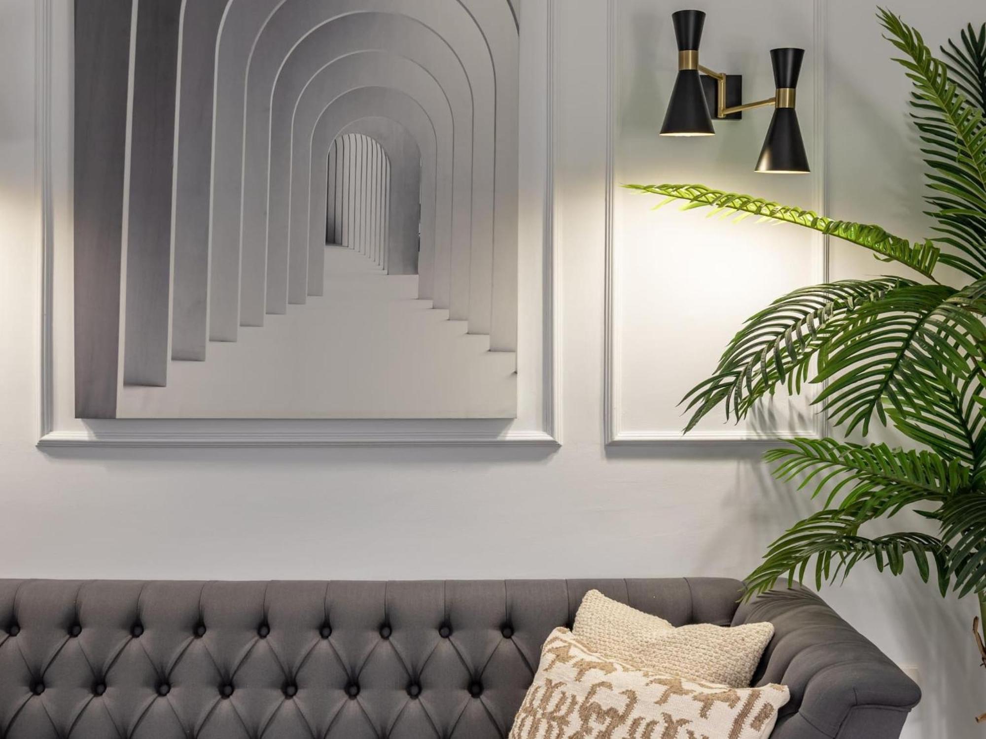 Central Stylish And Elegant 1 & 2 Bedroom Apartments III Granada Exteriör bild