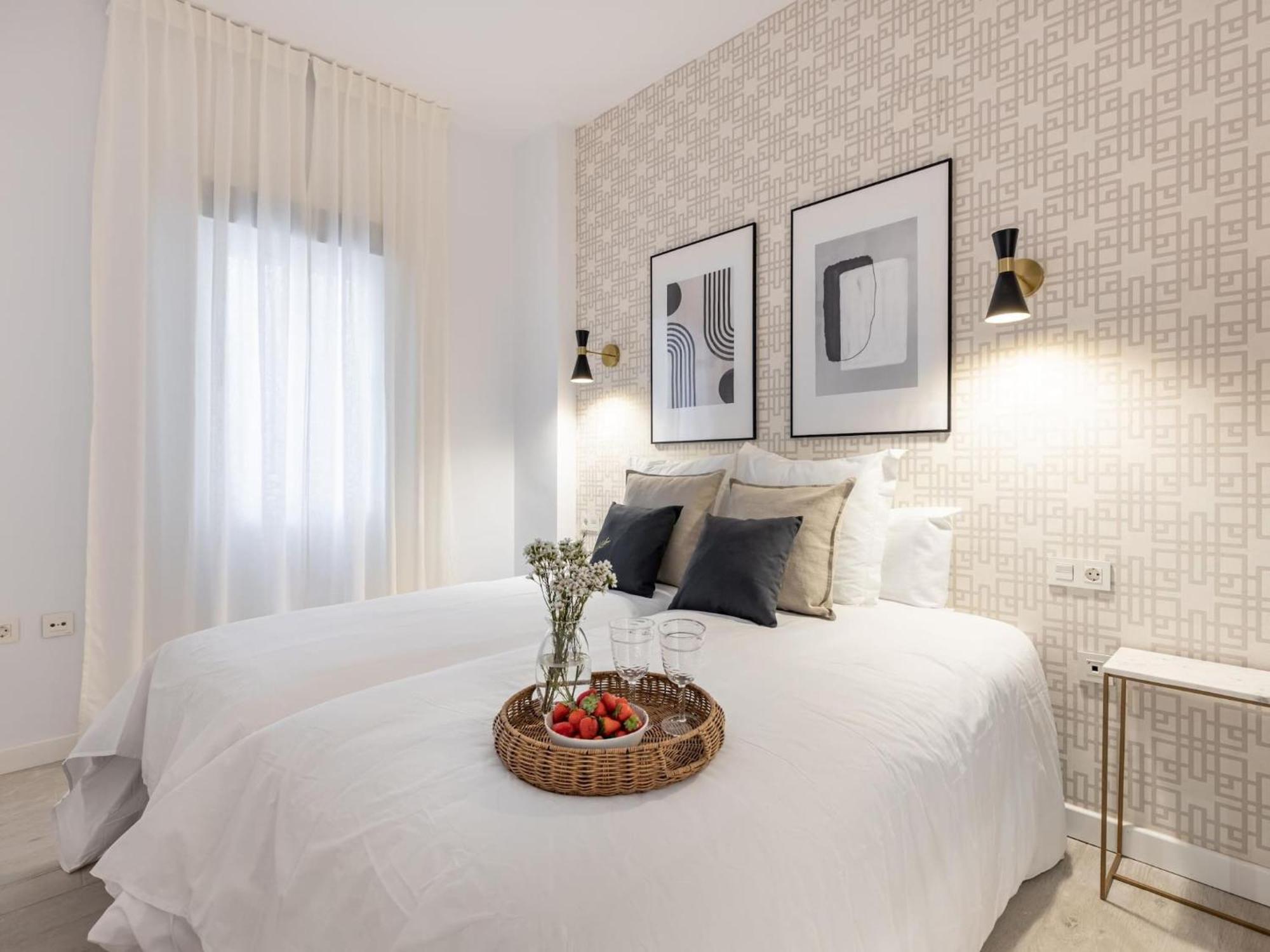 Central Stylish And Elegant 1 & 2 Bedroom Apartments III Granada Exteriör bild