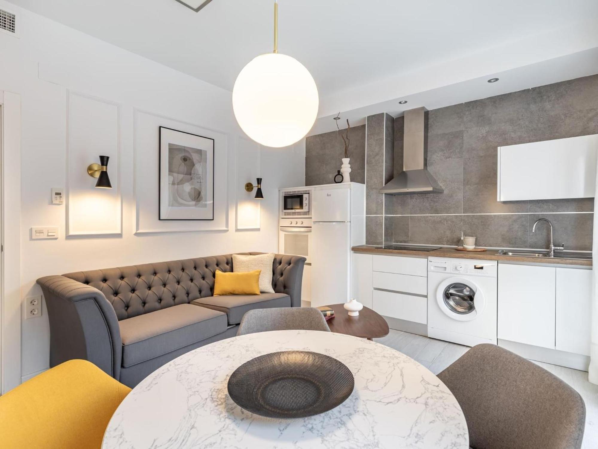 Central Stylish And Elegant 1 & 2 Bedroom Apartments III Granada Exteriör bild