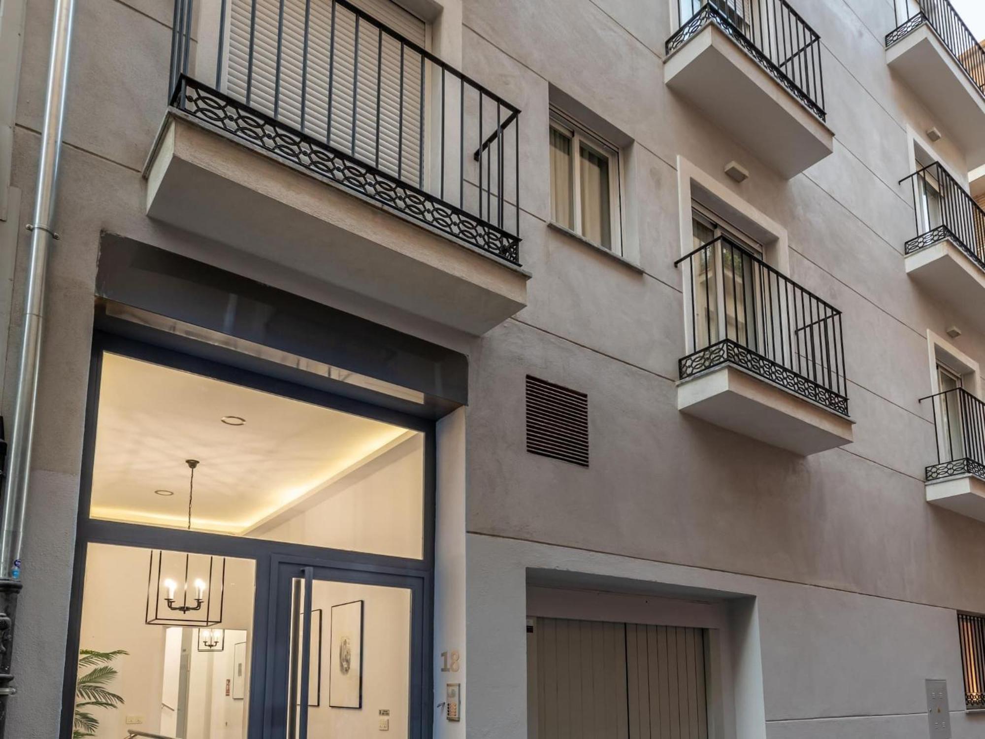 Central Stylish And Elegant 1 & 2 Bedroom Apartments III Granada Exteriör bild